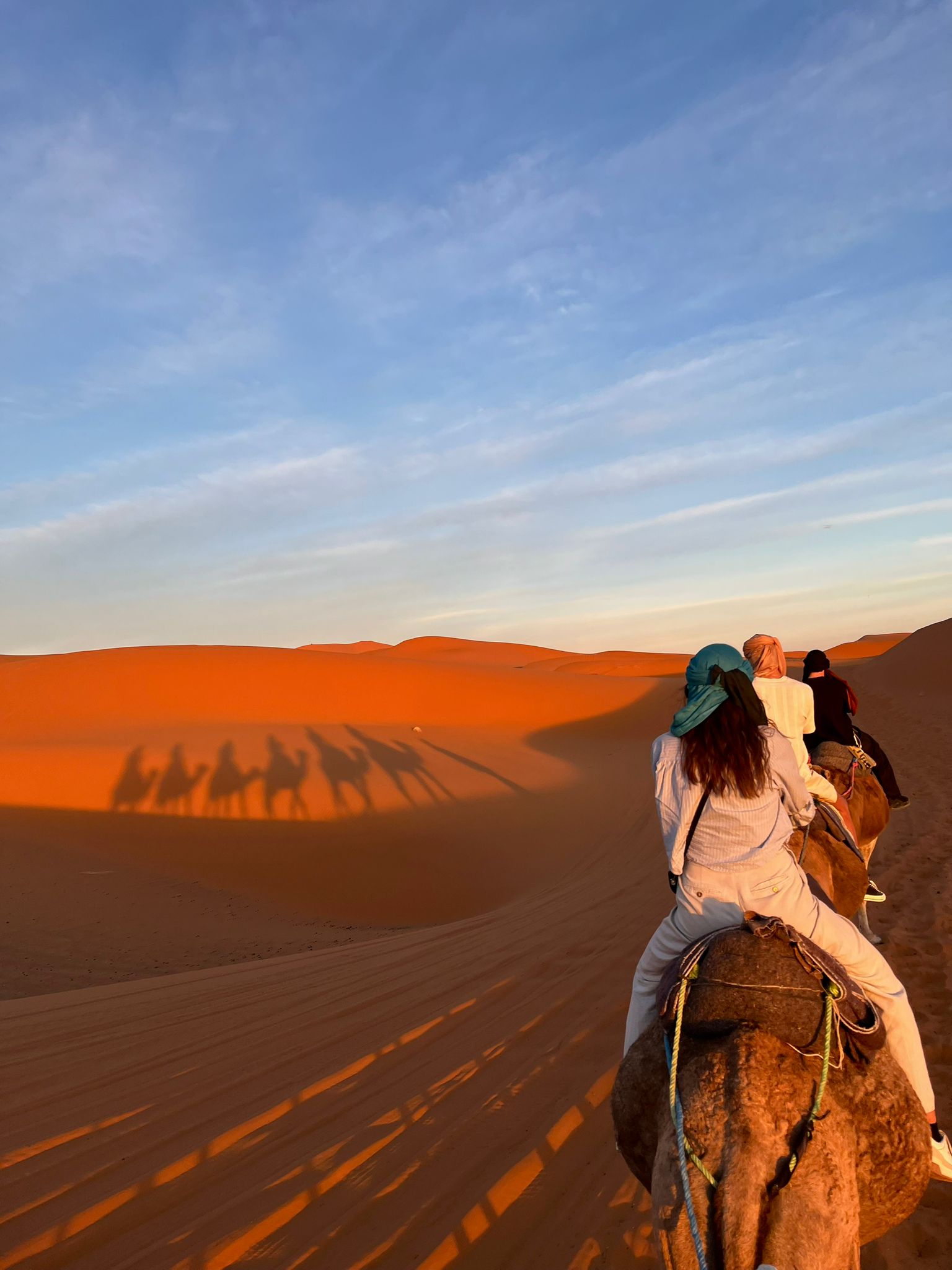Dunes dorées de l'Erg Chegaga au coucher du soleil sur le Circuit Douceur de huit jours